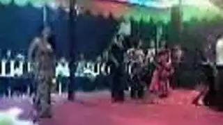 ماراثون رقص إباحي ينتهي بقذف