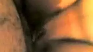 ديلدو شديد يجعلها تصرخ من المتعة