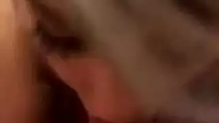 خبيرة عاهرة تحلب الزب ثم تنيك بقوة