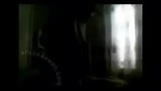 فتاة مصرية شابة تُدك بقوة في فيلم بورنو صريح