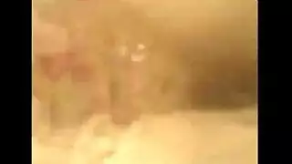 مراهقة كوغار تتعرض لضرب قاسي في مؤخرتها من الخلف