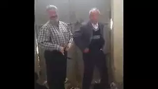 اتنين شباب ينيكو بعض رجاله
