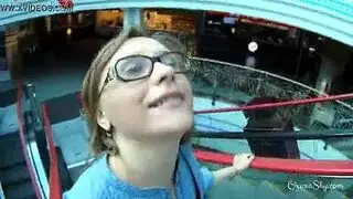 وحده مشيه في الشارع وبتهز طيزها عوز تتناك