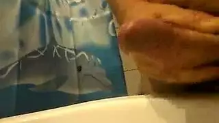 الممثله السودانيه الساخنه ندى القلعه تأخذ قضيباً خشناً في فرجها المبلل