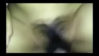 عاهرة ذات ثدي كبير تأخذ قضيب بين ثدييها