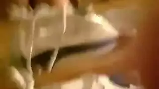 زوجة خليجة ترقص بشكل استفزازي ثم تأخذه في مؤخرتها