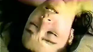 جاسوس آسيوي فحل يتلقى مهبل هيتومي السحري وجنس عنيف