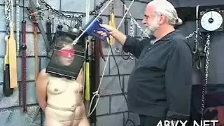 شهوة بيني باكس التي لا تشبع تؤدي إلى جماع وجه خشن وإنهاء بقذف كريمي فوضوي