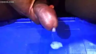 مراهقة بدينة تأخذ قضيبًا ضخمًا في شرجها ومهبلها