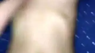 الكمبودي الهاوي بوكيك في مشهد جنس جماعي مكثف