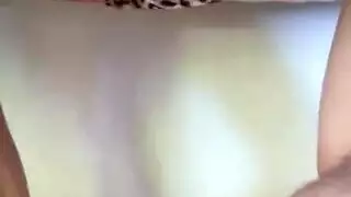 صاحبت المنزل تمارس السكس مع زميل ابنها