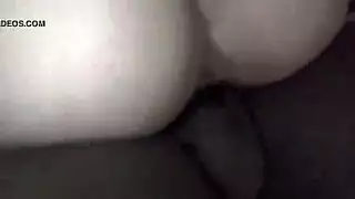 شقراء ناضجة بروكلين ويليامز تمارس الجنس مع أستاذين في فيلم إباحي صريح