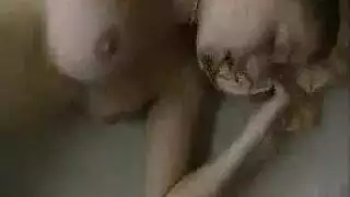 شقراء هاوية مفلسة تمارس جنس عنيف أنيق