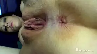مؤخرة كبيرة في الحمام