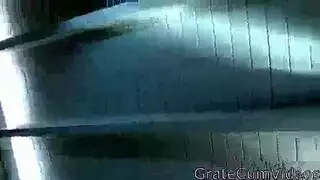 هي تحب أن يُملأ مهبلها الضيق بعمق