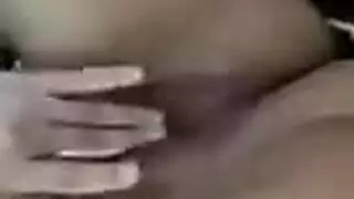 شرموطة هايجة ترسل مساج لاخو زوجها