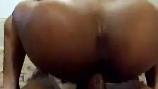 معلمة غير مطيعة تمتطى بقضيب أسود كبير