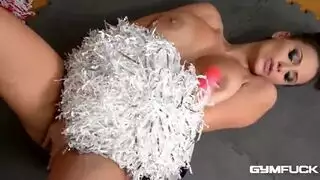 حصلت المراهق الحسي مع الثدي الصغيرة على جرعة يومية من اللعنة ، من رجل تحبه