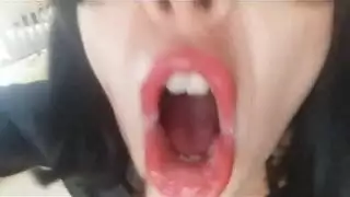 زوجة أب مثيرة تلغي المدرسة ليوم من النيك الخام