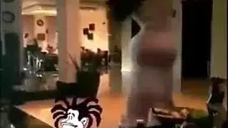 رغبة عربية: رقص منزلي حارّ يؤدّي إلى جنس صريح