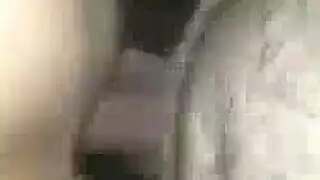 عراقية مثيرة تصرخ خلال جلسة شرجية جامحة