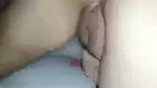 عاهرة شرجية عربية ساخنة تأخذه من الخلف