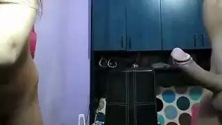 حبيبتي الساخنة تمص الزب على الكاميرا المباشرة وتملأها السائل المنوي