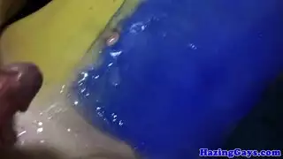 خيال جنس جماعي: شاب يستخدمه كل الرجال