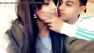 عاهرة مغربية ساخنة تأخذ زب خليجي في كسها و طيزها