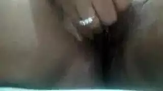 أميرة من شبرا تنيك نفسها على الكاميرا مع صاحب جوزها