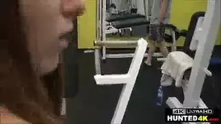الهرة مزدوجة مقابلة الهاوي