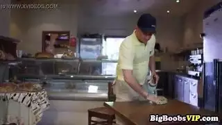 فتاة وشاب صغير تنيك ش