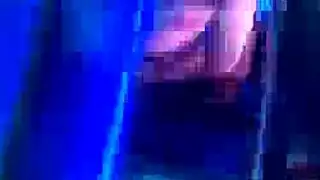 النجمة الإباحية إسبيرانزا تمص وتمارس الجنس مع قضبان ميكانيكية بمهارة