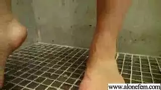 مربوطة وتنك بقوة: حركات تقييد متطرفة