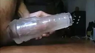 إذلال زجاجة نائب الرئيس الشرب