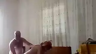 رجل ينيك بنات كثيرات