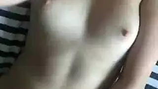 ممرضة طالبة مثيرة تستمني مثل نجم إباحي