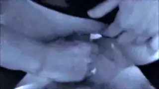 صديقي المفضل يشاهدنا في حركة ثلاثية صعبة