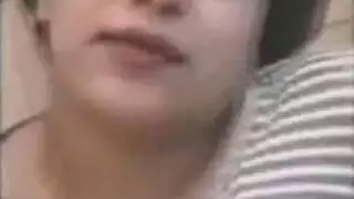 جنس سعودي جامح: طيزها وكسها يتعرضان للضرب