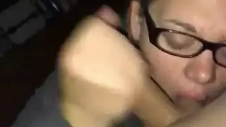 شقراء قذرة تأخذ قذف ساخن بعد جنس عنيف