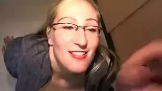 جنس خارجي: شقراء حارة وشرفتها