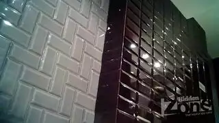 طيز وكس سكرانة تبول في حمام البار تكشفها الكاميرا المخفيه الفيديو