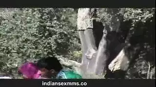 رجل باكستاني يمارس الجنس مع فرج محجبة مثارة ضيق