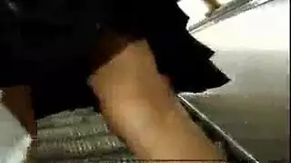 كاميرا خفية هاردكور: اختلاس النظر تحت التنورة ومطاردة المؤخرة الكبيرة