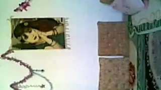 خمسيني ينيك بنت اخوه خلفي في طيزها