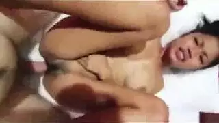 فتاة فلبينية ذات أثداء ضخمة تُضاجع بقسوة وجنون