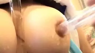 نيك صدر جامد بين شاب هيجان وفتاة يابانية