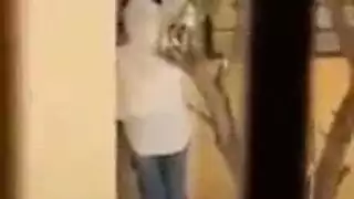 محجبة تأخذ قذفًا داخليًا قاسيًا في العلن