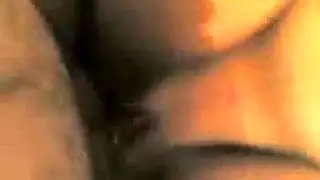متحمسة للفعل العنيف: ميلف عاهرة في شبق
