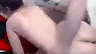 طيز بيضاء كبيرة تُدك في مشهد جنس شرجي خام إكس إكس إكس